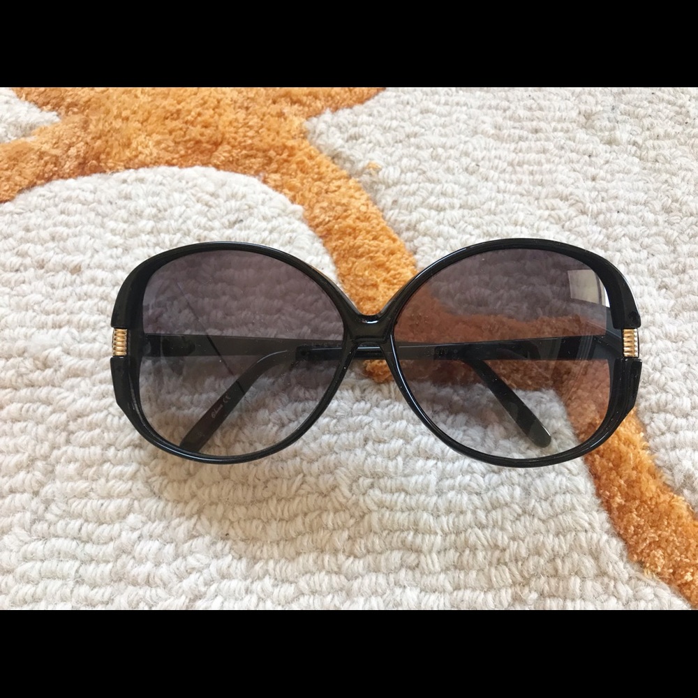 N.Y.S. Collection Oversized Sunglasses - Picture 2 of 4